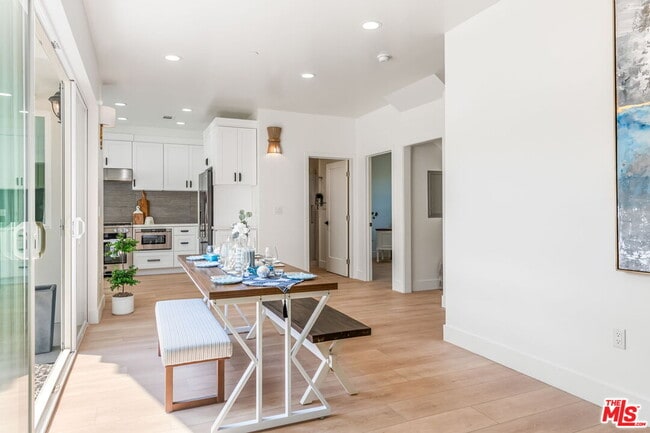 Building Photo - 3643 Helms Ave
