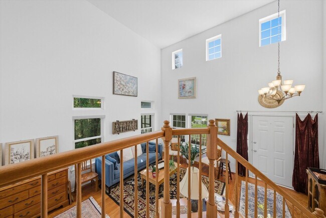 Foto del edificio - Stunning Mundelein Home on a Quiet Cul-de-Sac with Pond Views