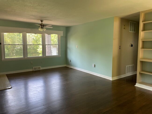 Building Photo - 768 Winyah Dr