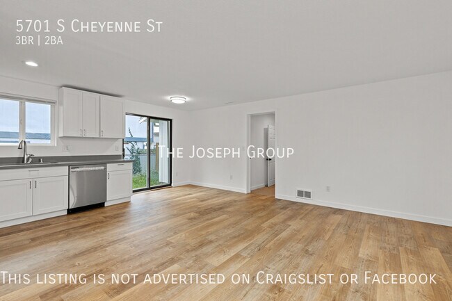 Building Photo - Recently remodeled 3 bed/2 bath in Tacoma!