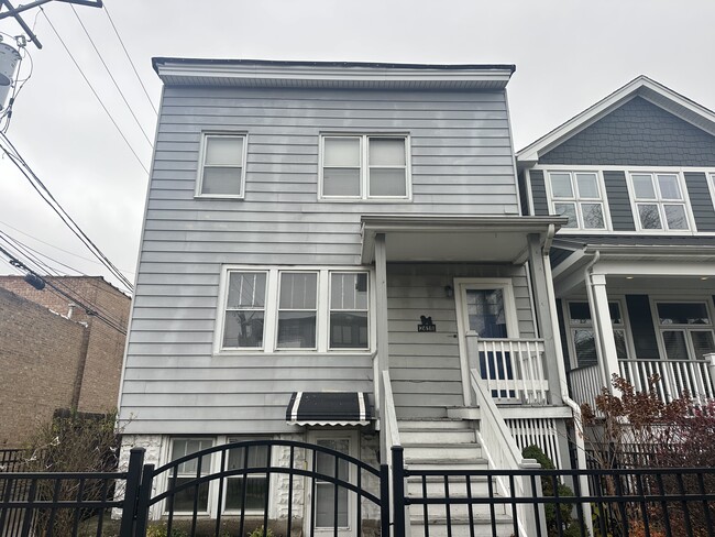 Foto del edificio - 2416 N Artesian Ave