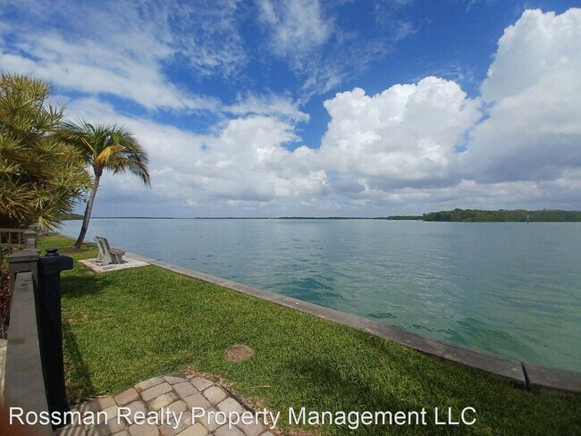 Building Photo - 1 br, 2 bath House - 400 Lenell Road #607