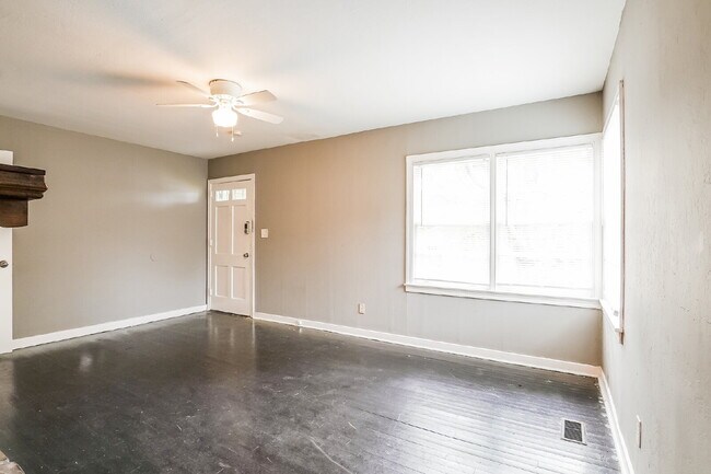 Foto del edificio - ***** ONE MONTH FREE RENT *****  Recently Remodeled Clean Home for Immediate Move-In Voucher Frie...