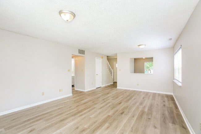 Building Photo - 17764 Cedarbrook Dr