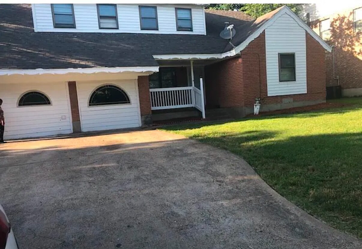 Photo - 2435 Cliff Teen Ct (Dallas, TX)