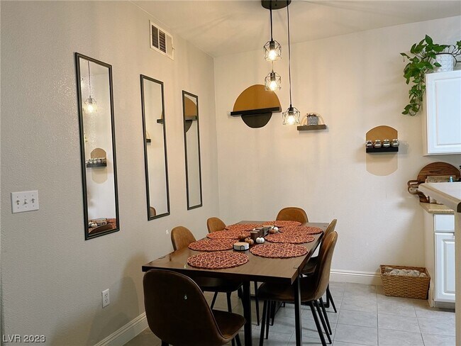 Foto del edificio - 8250 N Grand Canyon Dr