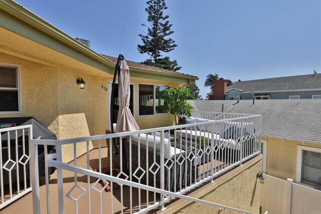 Building Photo - 810 D Ave