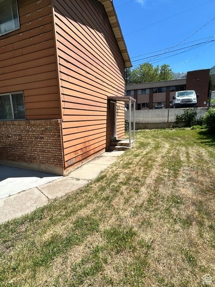 Building Photo - 3556 S Van Buren Ave