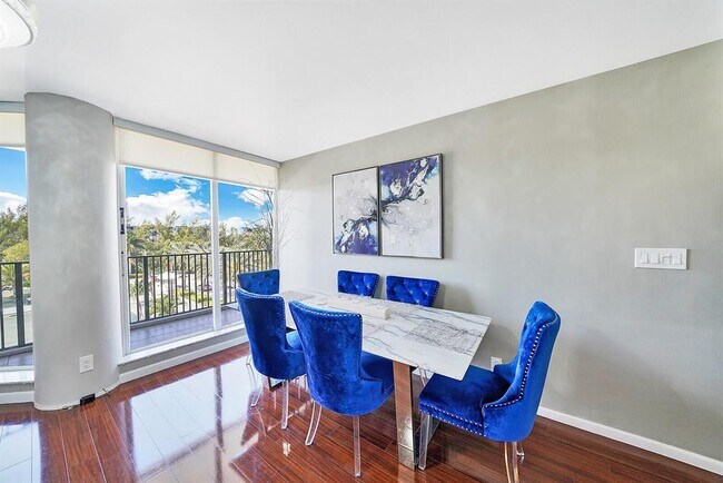 Foto del edificio - 300 Three Islands Blvd