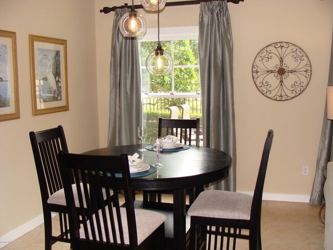 Foto del edificio - 955 Registry Blvd