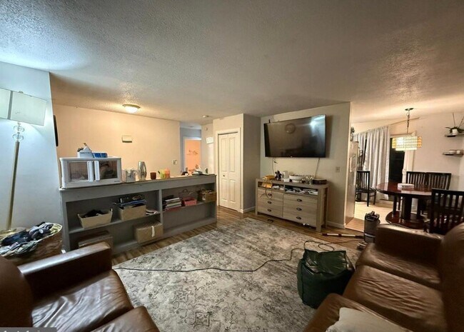 Foto del edificio - 1001 Ellman Ln