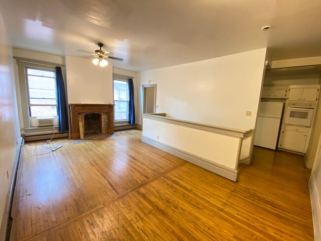 Building Photo - Neil Ave 839-843 CR