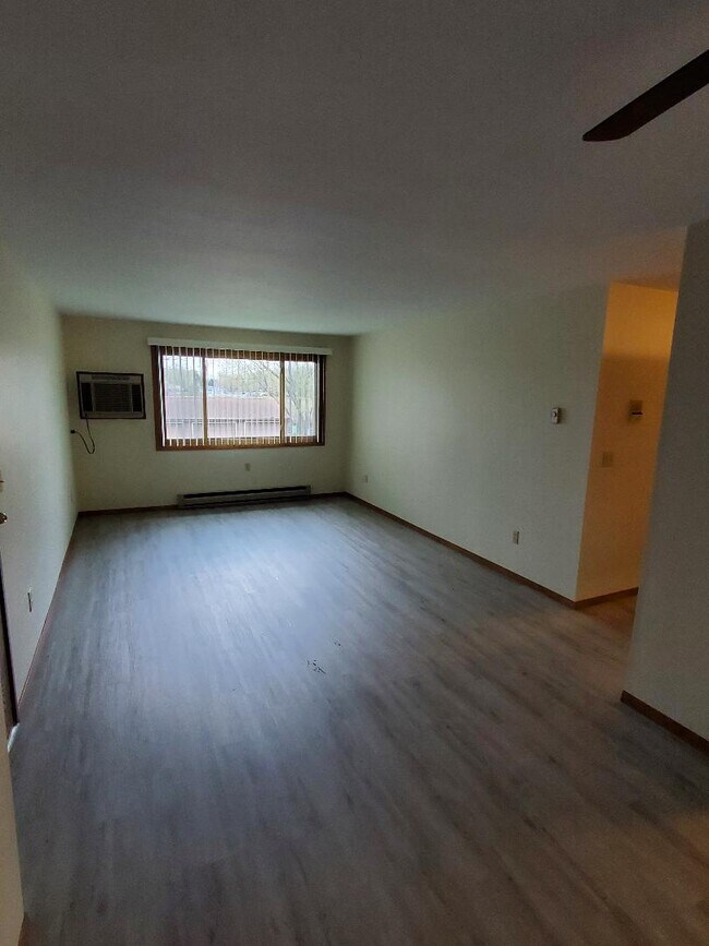 Building Photo - 2106 Colony Ct