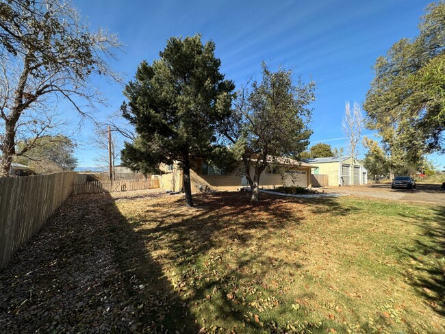 Foto del edificio - 923 Co Rd 7