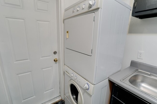 Building Photo - 3077 South Bumby Avenue Orlando, Fl 32806 ...