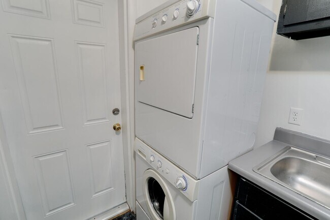 Foto del edificio - 3077 South Bumby Avenue Orlando, Fl 32806 ...