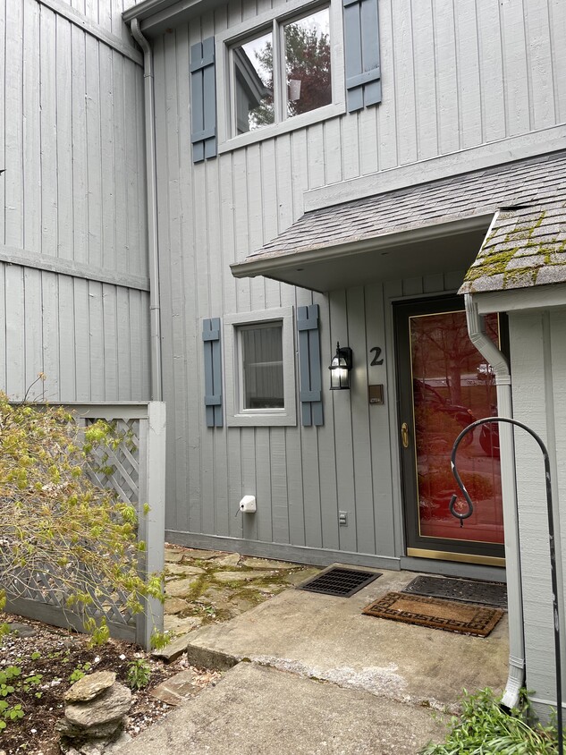 Foto principal - 7978 Hickory Nut Gap Rd
