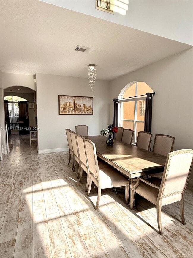 Foto del edificio - 3729 SW 51st St