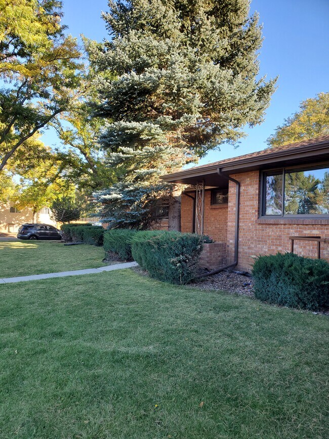 Building Photo - 8140 W 33rd Ave