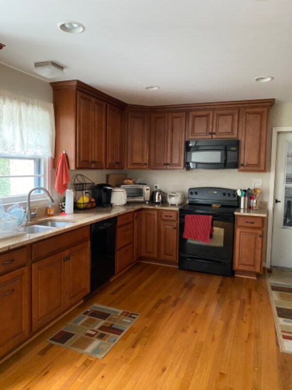 Building Photo - 12118 Harbor Dr