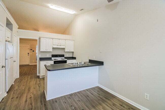 Foto del edificio - 720 Dellwood Dr