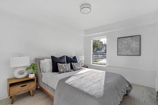 Photo du bâtiment - 2225 W 8th Ave