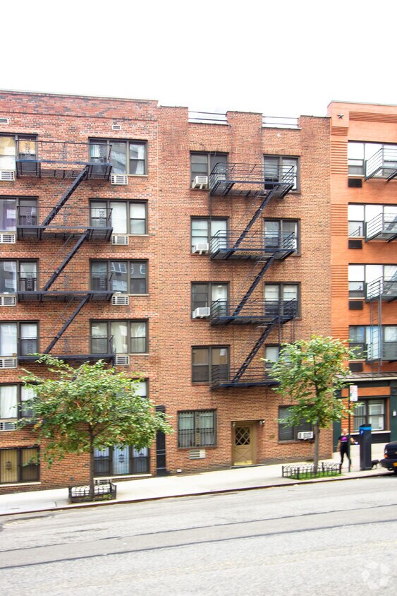 Building Photo - 1378 York Ave