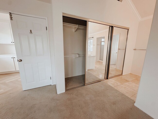 Building Photo - Beautiful 2 Story Single Family Home, Peac...