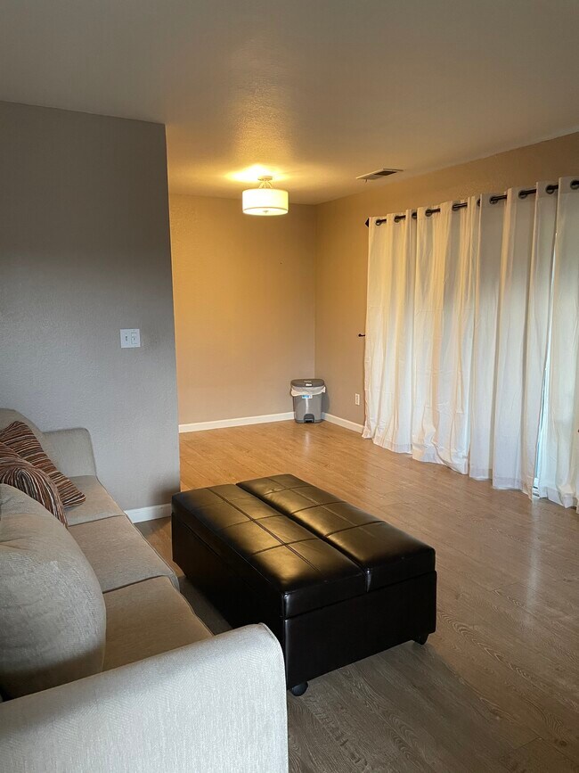 Foto del edificio - 5693 Makati Cir