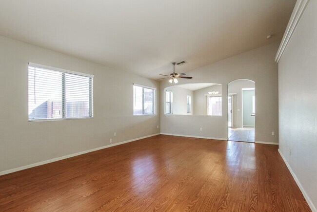 Foto del edificio - 3329 W Wayland Dr