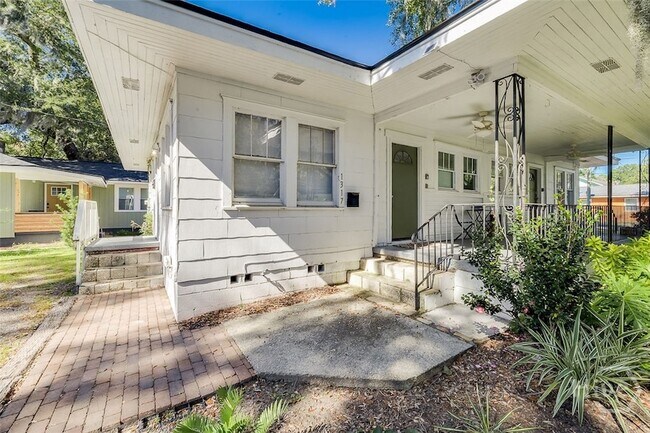 Foto del edificio - 1317 E 38th St