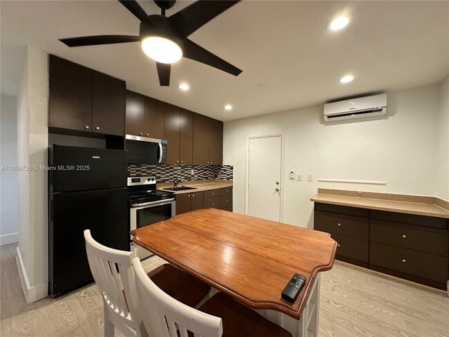 Building Photo - 108 NW 2nd Ave