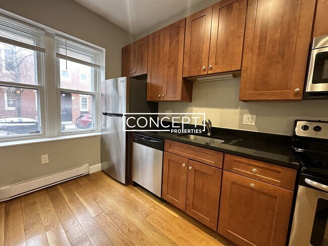 Building Photo - 40 Medford St