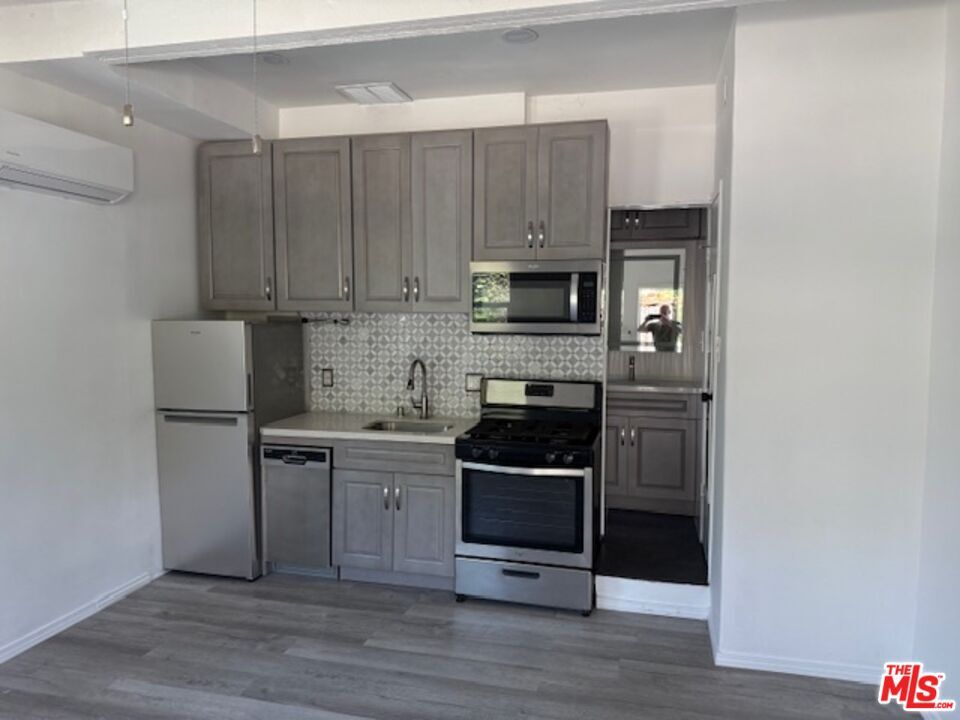 Foto principal - 3920 Highland Ave