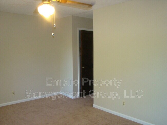 Building Photo - 2120 Bedford Way