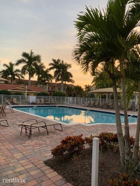 Foto principal - 1 br, 1 bath Townhome - 567 Dakota Drive