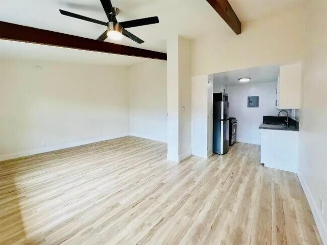 Foto del edificio - 3600 Carmona Ave