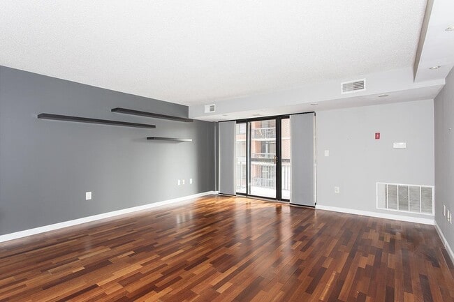 Foto del edificio - 700 1st St