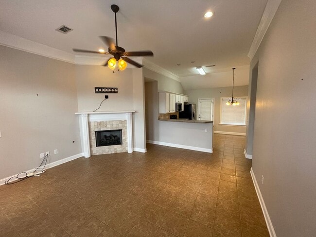 Building Photo - 3/2 for Rent in Farmington Station! Available in January