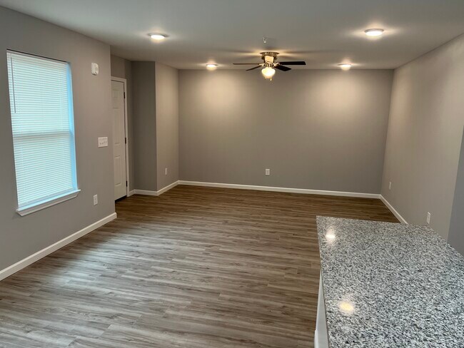 Foto del edificio - Pinehurst Villas Apartments