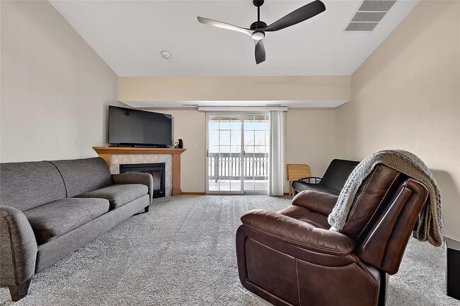 Living room - 250 Cimarron Dr
