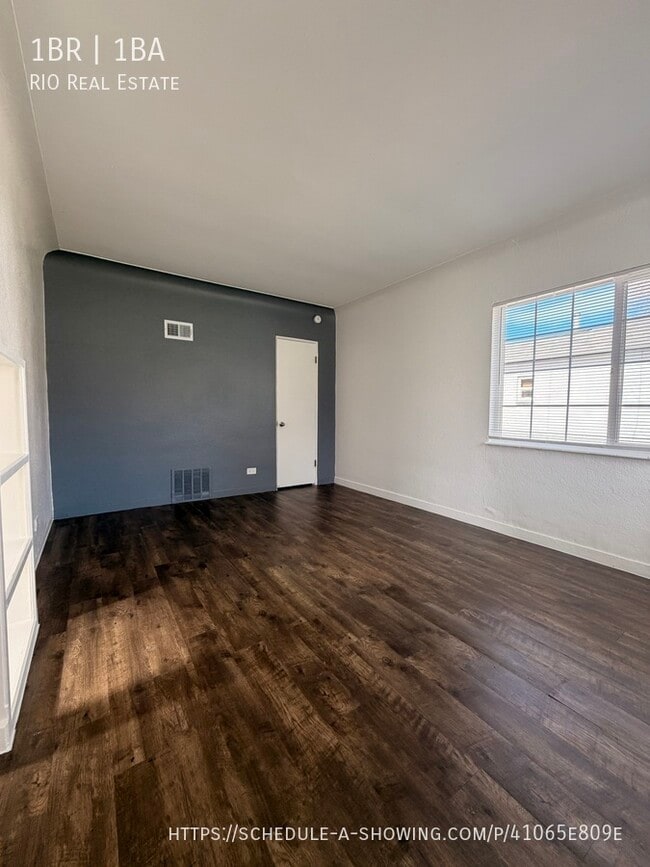 Photo - 2817 S Lincoln St Apartment