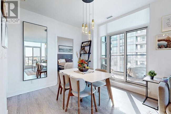 Photo du bâtiment - 1486 Bathurst St