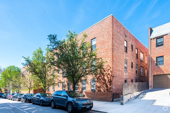 Building Photo - 2519 30th Dr