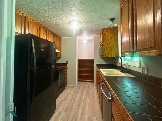 Foto del edificio - 23755 Priest Rd
