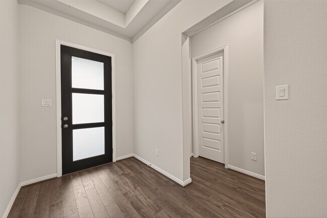 Foto del edificio - 6123 Severson Lake Ct