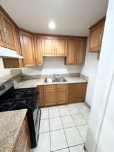 Building Photo - 310 E Santa Anita Ave