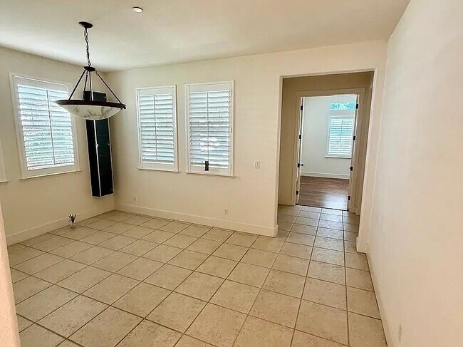 Foto del edificio - 2468 Decker Ln