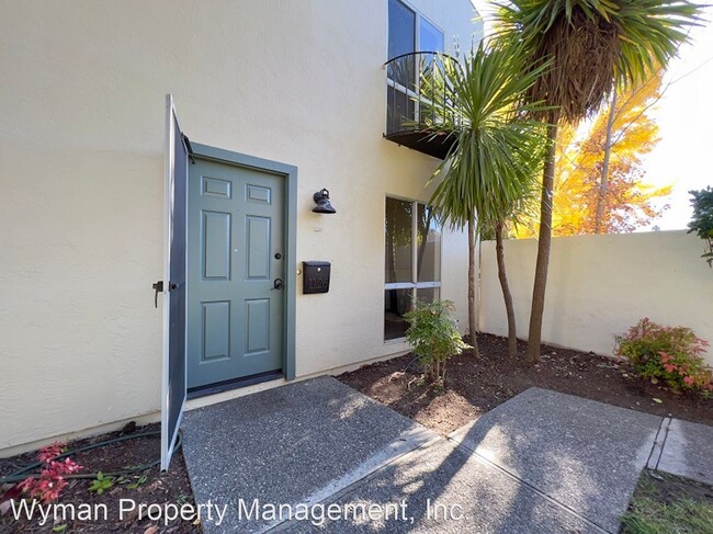 Building Photo - 2 br, 1.5 bath House - 1126 Marina