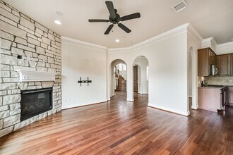 Building Photo - 11025 Robin Hood Ct